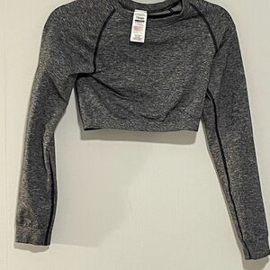 Gymshark Charcoal Long Sleeve Crop Top. Item # 11321